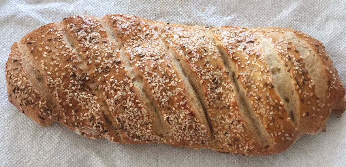 raanajamshide's tweet image. Homemade Sourdough Bread Made By My Client😋 
#BestClient,#HomesatSanDiego,#Bread,#CarmelValleyLiving,#HomeSeller,#LaCostaHomes,#NewHomesSale