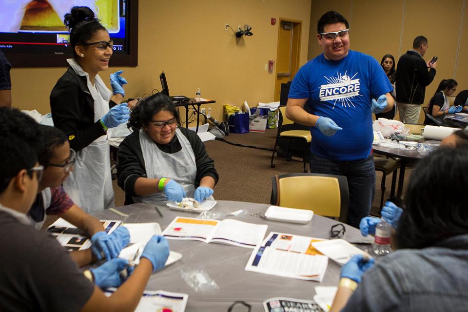 getENCORE's tweet image. Celebrating #GEARUPweek by highlighting our Anatomy Camp with @RegionOneESC GEAR UP students as they prep for their Biology EOC exam!