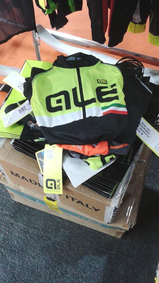 .<a href="/alespanya/">AleEspaña</a> ultima detalles en su stand para <a href="/FeriaUnibike/">Feria Unibike</a> : goo.gl/giZCMv