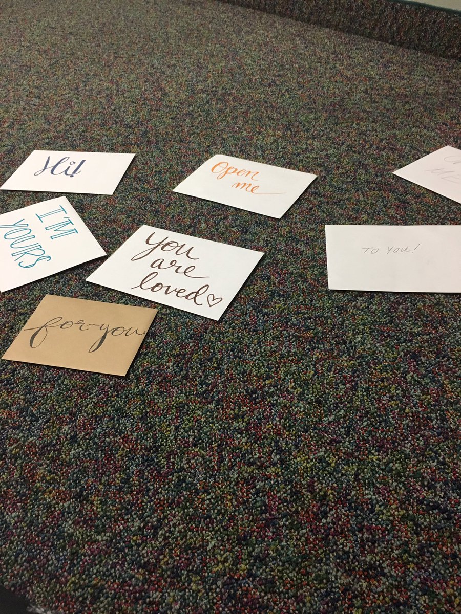 GCCampusCursive's tweet image. Join us in loving others😍 #moreloveletters #gcloveletters