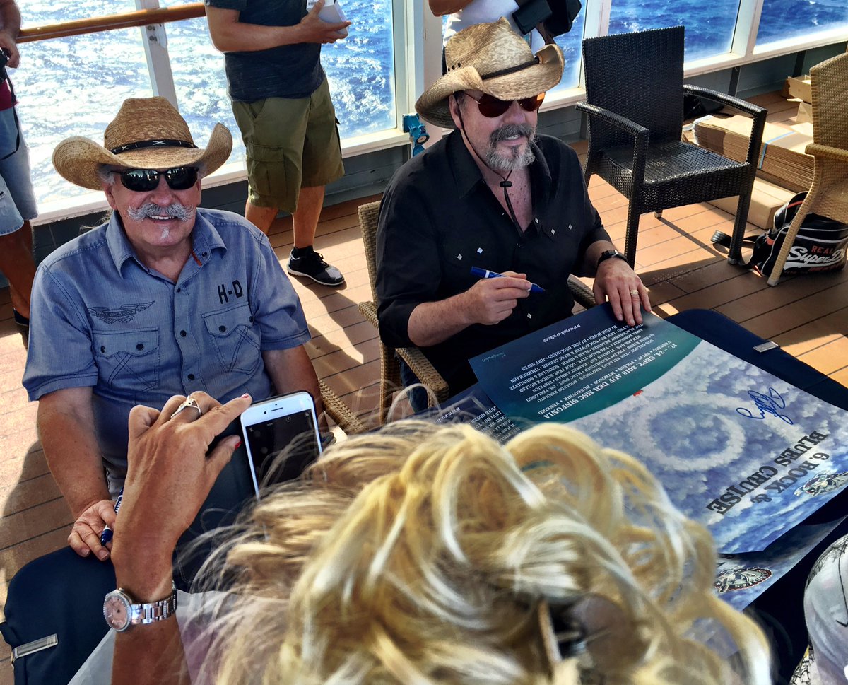 BellamyBrothers's tweet photo. Autograph day just off Mykonos island. #greece #rbc2016 https://t.co/gwe8O4Cx0a