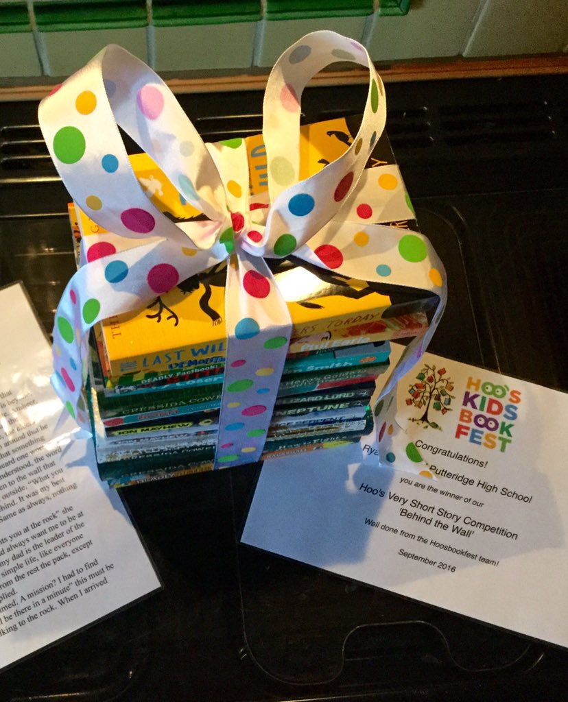 📝📚💫Congratulations to the winner of our Hoo's Very Short Story competition who has won a bundle of books for himself &amp; more for his school📖🎉