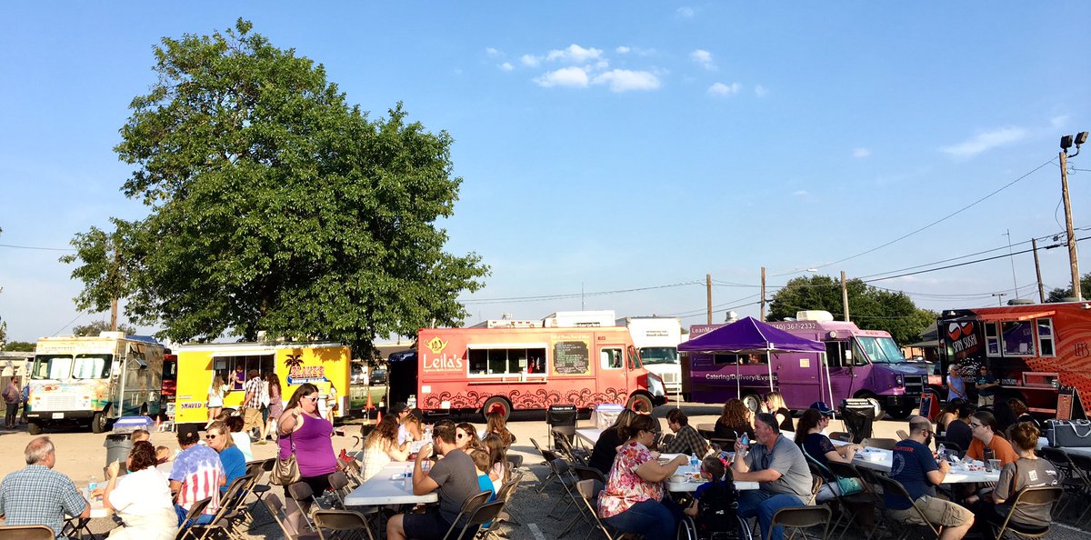 #foodtruckfest in full swing outside <a href="/oakstdrafthouse/">Oak St. Drafthouse</a>. So much good food including <a href="/ThePkldCarrot/">The Pickled Carrot</a> <a href="/Crepetopia/">Crepetopia FoCo</a> <a href="/Dumpling_bros76/">The Dumpling Bros.</a> +many more!