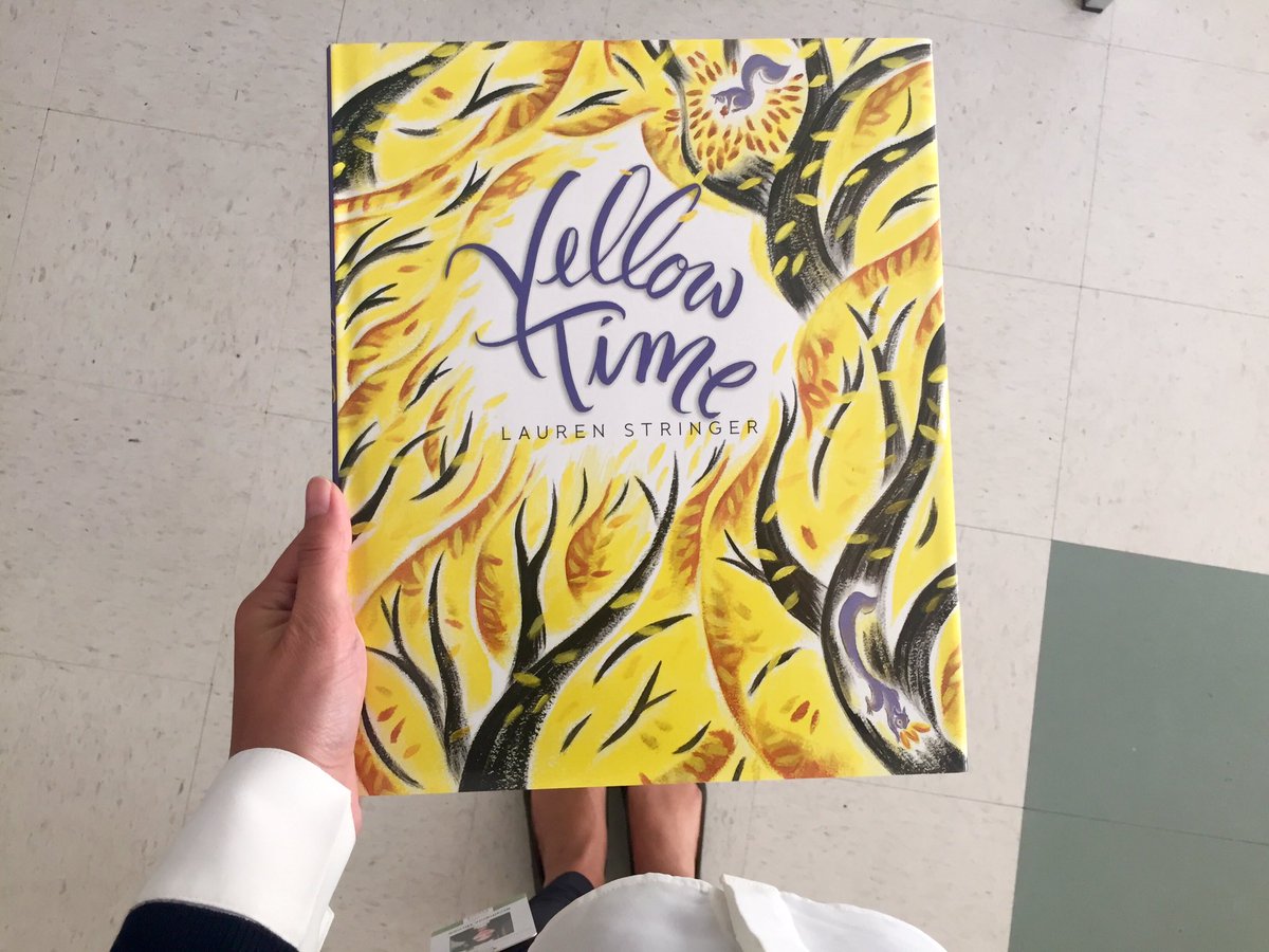 stephanienvsd44's tweet photo. Happy first day of fall! 💛🍂🍁 #reading #yellowtime #laurenstringer https://t.co/xcPYSVPvUI