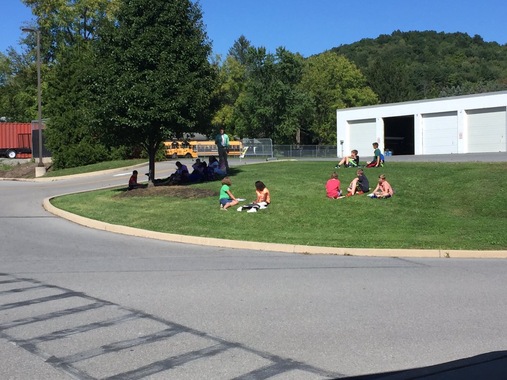 LTMS_Principal's tweet photo. Mr. Hessert said, "It is too nice to be inside for science today!" #LTMSteach https://t.co/ldwPXWTCFx