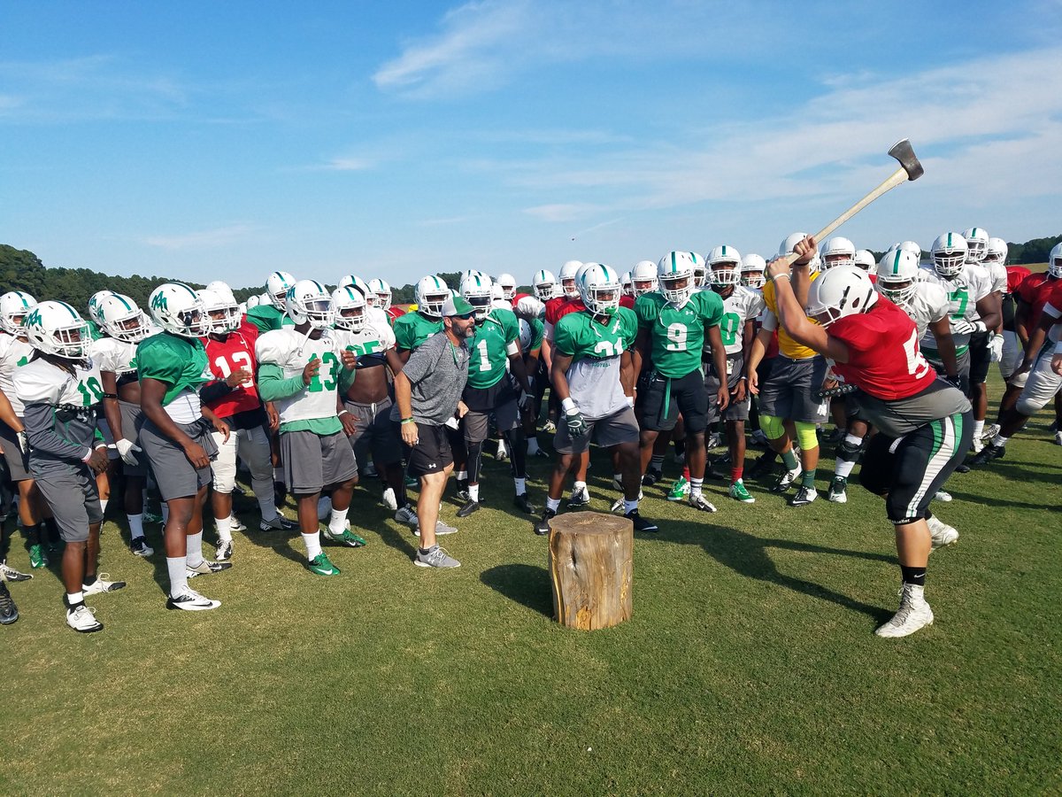 WeevilFootball's tweet photo. Freshman John Loftin splitting wood today!
#EatEmUp 
#ChopWoodCarryWater https://t.co/g73TxMD185