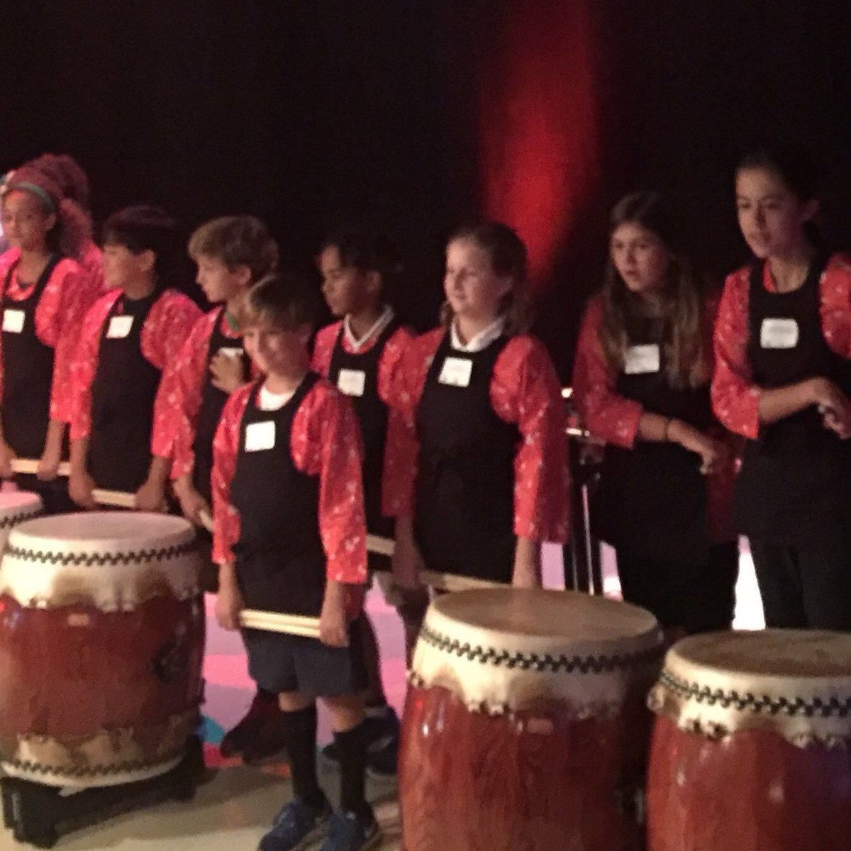 CltKarenPrice's tweet photo. .@WaddellLangAcd #TaikoClub @CharMeckSchools performing @wtvi @NHKWORLD_News Partnership #launch party &amp; hanging with @DowntonAbbey friends😆 https://t.co/Ifj4mKV4iI