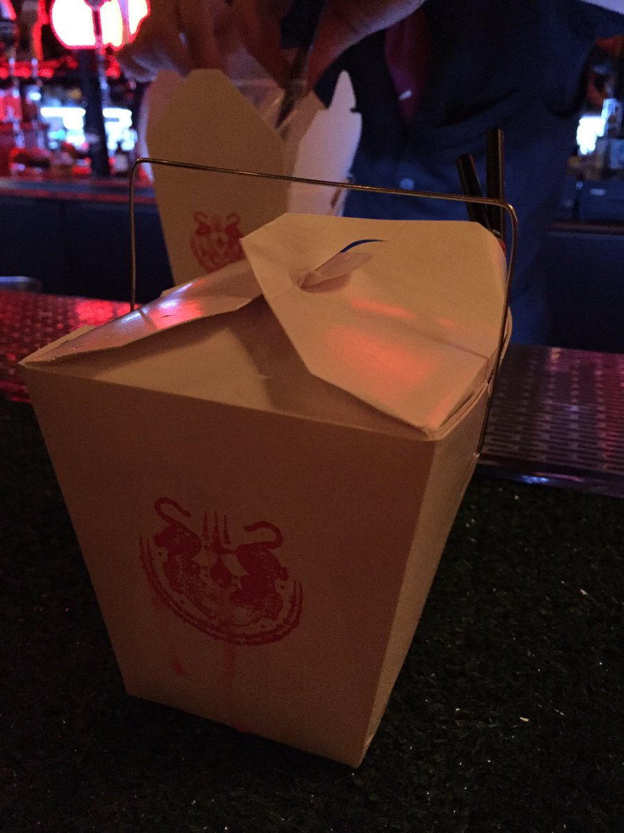 drfrayn's tweet photo. Drinks in Chinese food takeout containers. Loving the creativity @barlelab. #barlelabqds #yul https://t.co/J0i8zcTYjY