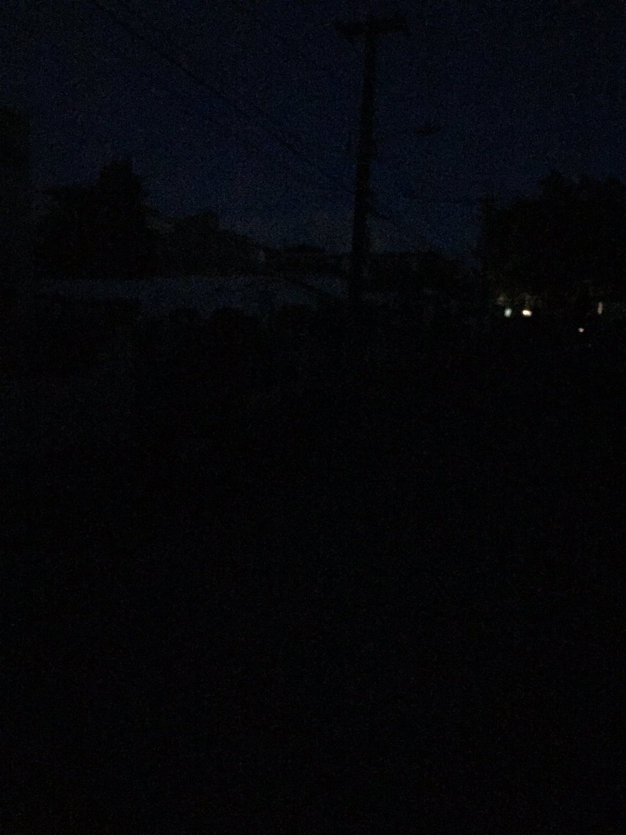 AbimaelTiempo's tweet photo. Así se ven las calles en el pueblo de Mayagüez. #ApagonPuertoRico #Apagon2016 #AEE #ApagonPR2016 https://t.co/KDqCXgaeV3