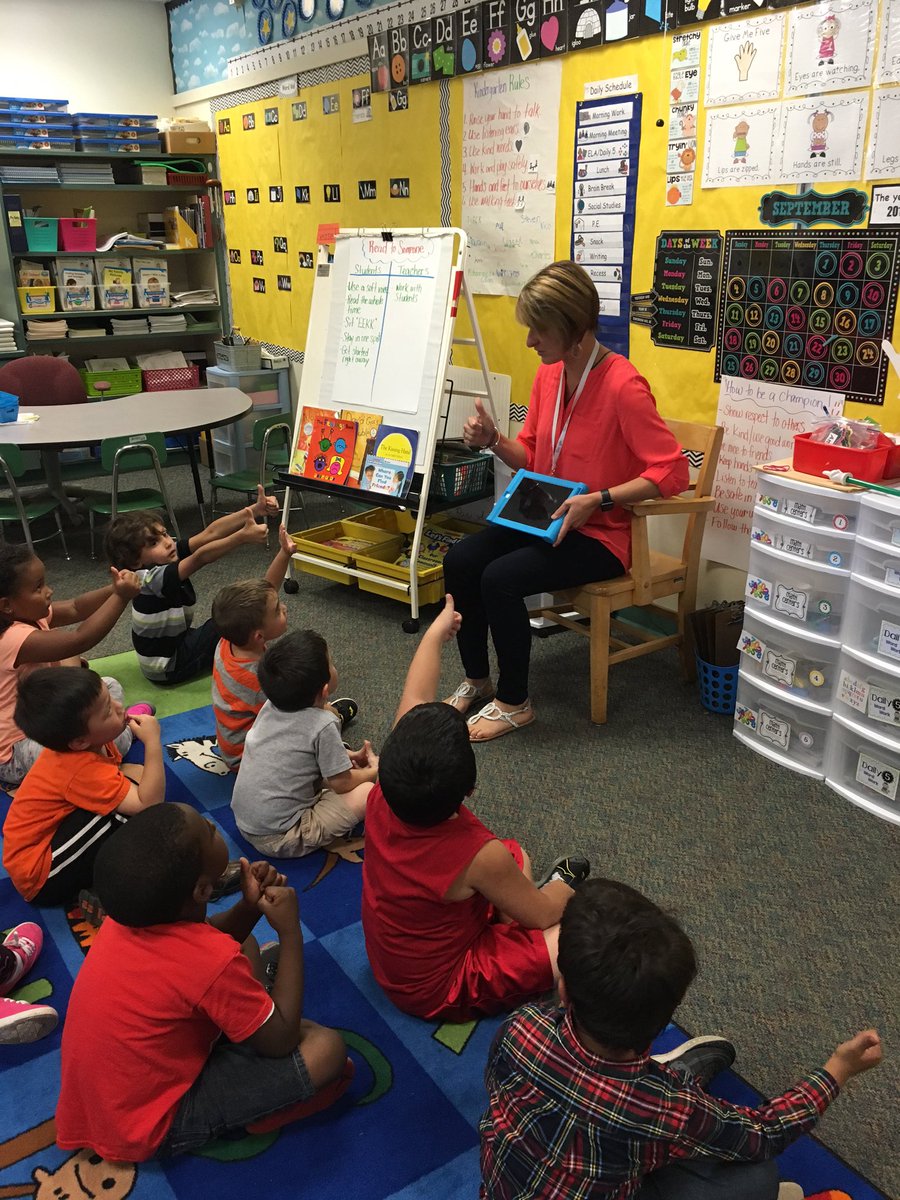 MrsHickeyK's tweet image. Thank you so much @ChristinaMLuce for teaching us all about using our iPad apps today!! So much fun😊#LearningwithTechnology #ProudtobeDDE