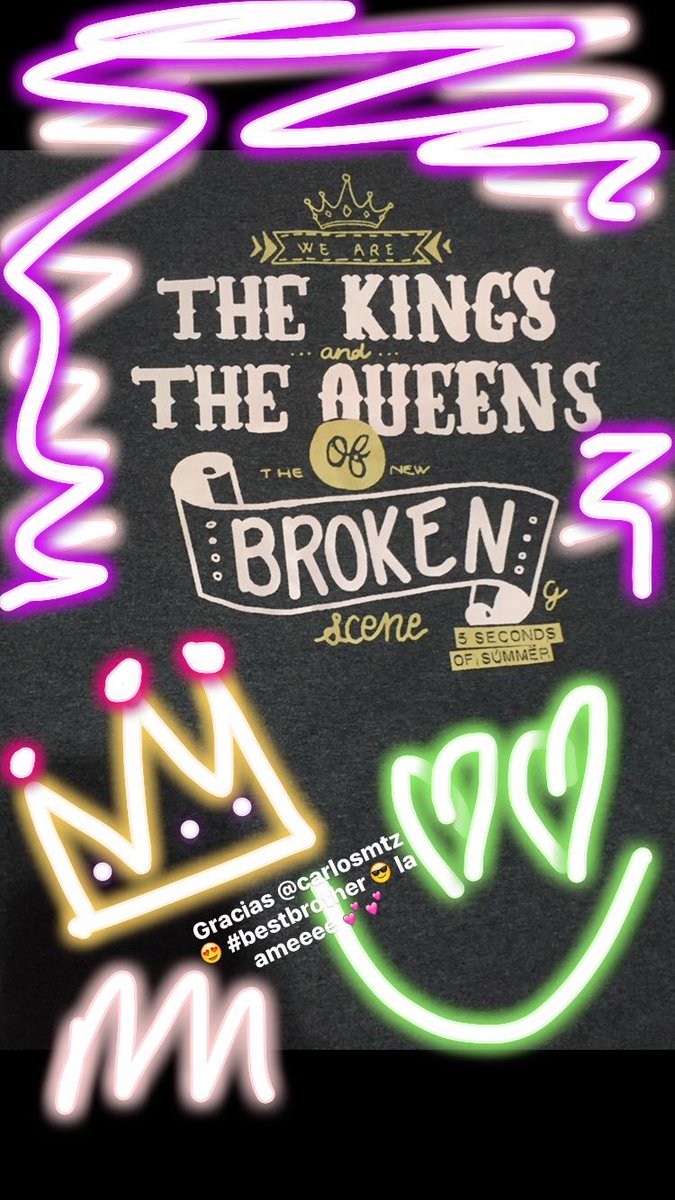 bmez12xo's tweet photo. We're the kings &amp; the queens of the new broken scene 💖 #5sos #soundslivefeelslive #SLFLMonterrey #slflvip @5SOS 💕💕😎👑👑👑✨ https://t.co/R1sa2VyfUJ