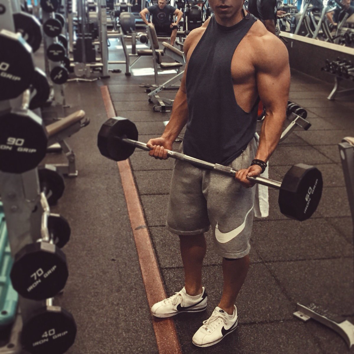 kevgofit's tweet photo. Let's just say I had a mild pump today... 😜 Snapchat: KEVGOFIT 👻 https://t.co/UcRcpyNTUe https://t.co/z1MFdX6BAA
