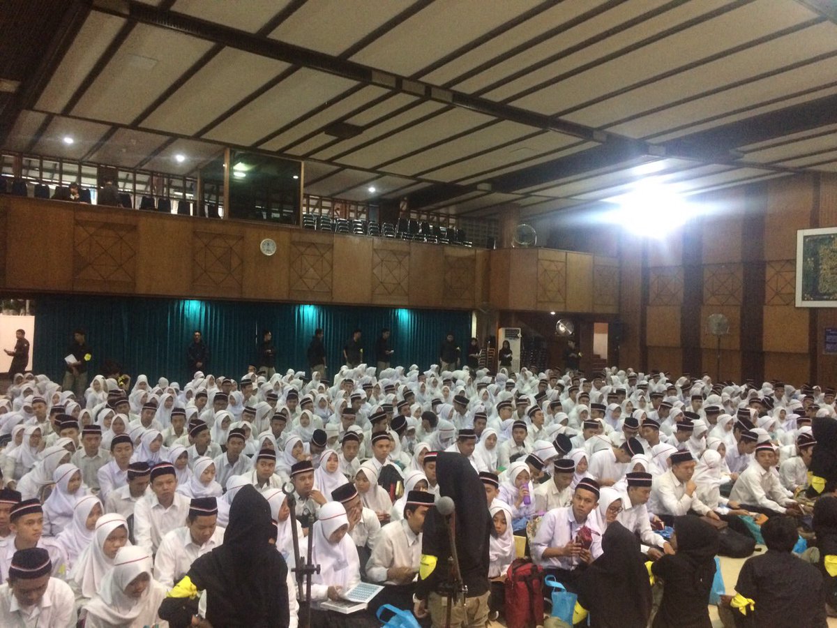 Ta'aruf fakultas ekonomi unisba 2016 #economic #unisba