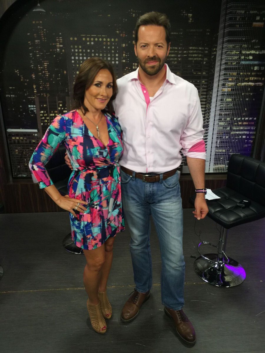 singleinthecity's tweet photo. TONIGHT @ 10PM on @RogersTVPeel &amp; @rogerstv! WATCH @singleinthecity  #talkshow with #LauraBilotta &amp; host #PatrickPower #romance #matchmaking https://t.co/n1MErv5ud3