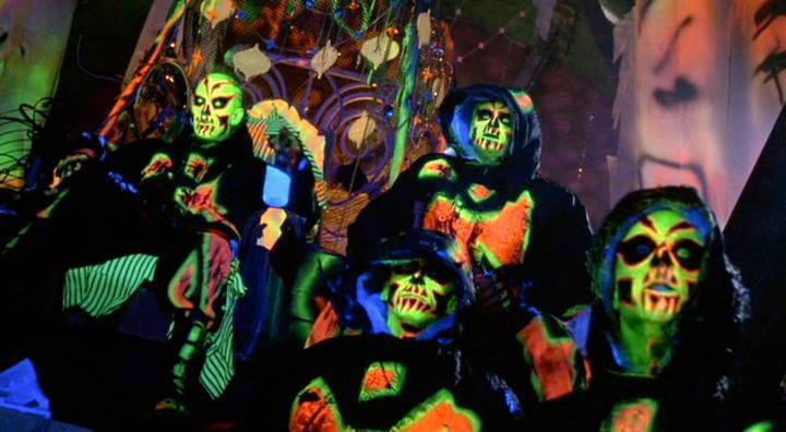 teeeetocan's tweet photo. My aesthetic is the color scheme in Joel Schumacher's batman movies https://t.co/I7Lau1fqBs