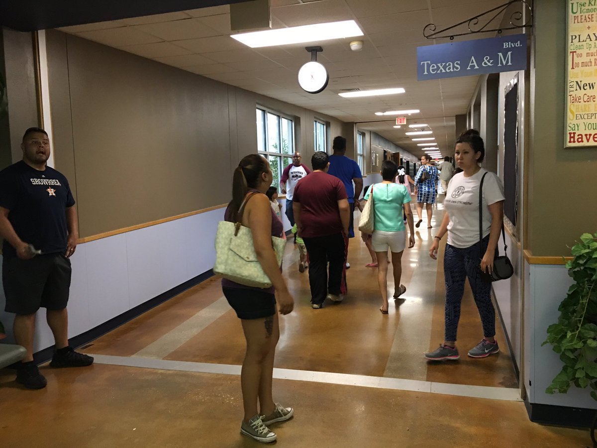 HernandezSMCISD's tweet photo. Open House at Hernandez! https://t.co/KFDrtQyzNT