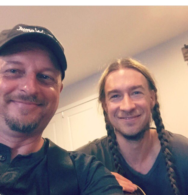 Dennywayne1's tweet photo. Guitar lesson with @ladyantebellum's guitarist Jason "Slim" Gambill. #rockstar #ambersdrive https://t.co/uukrcUf5ZG