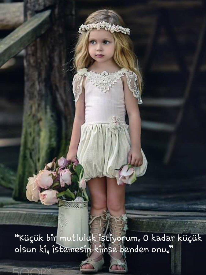 " Küçük bir mutluluk istiyorum. 
O kadar küçük olsun ki, istemesin kimse onu benden. " ✔
Huzur dolu saatler dilerim✔