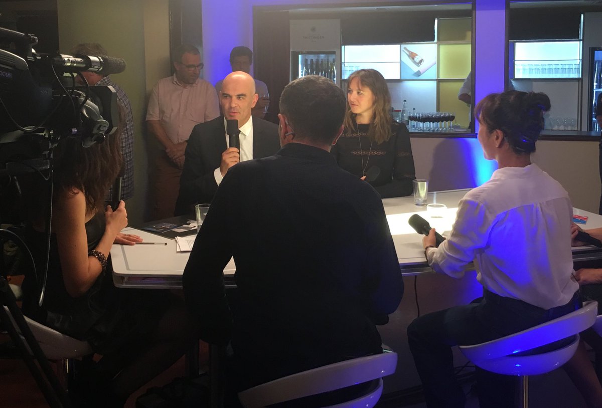 @SwissMusicPrize enregistrement de la Puce à l'oreille @rtslapuce. A voir dès 22.30 heures sur @RadioTeleSuisse https://t.co/aZM9ymNvLp