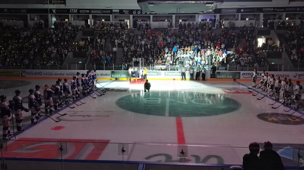 Joda. Fin seier for Oilers! Men langt viktigere enn pucker i nettet 👉 #sjekkdeg
Hockey mot kreft! <a href="/TonjeSteen/">Tonje Steen</a>