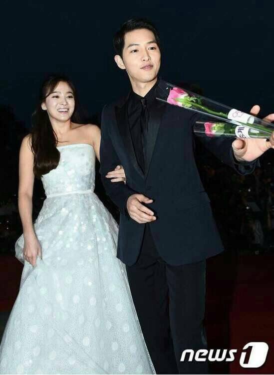 kourie1122's tweet photo. I miss this two beautiful creature :) #SongSongCouple https://t.co/5GzzW9kN21