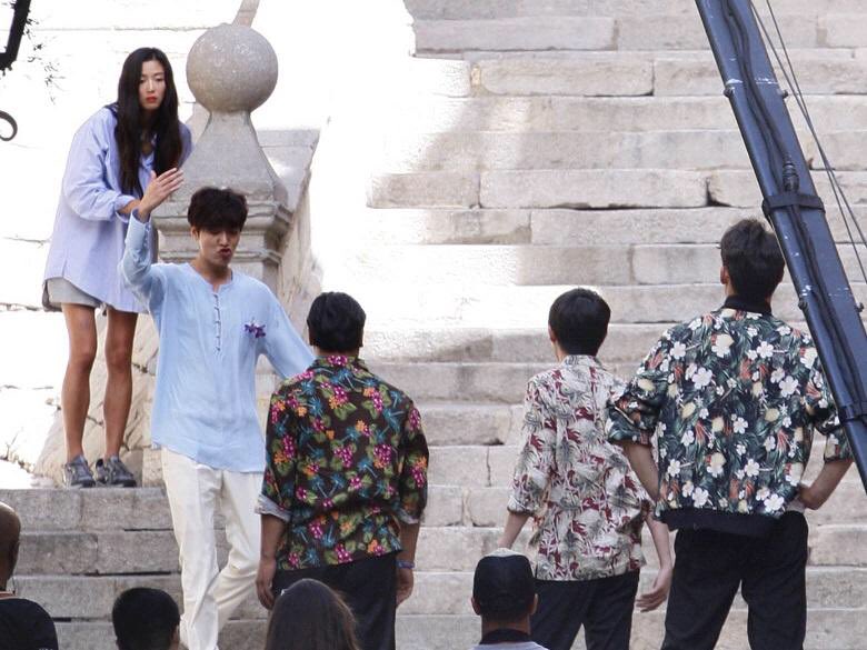 Joyful_Minoz's tweet photo. Lee Min Ho and Jeon Ji Hyun, shooting #LegendOfTheBlueSea in Spain (2) cr: https://t.co/wY5TSZNZqD https://t.co/SNrRmMhnFj