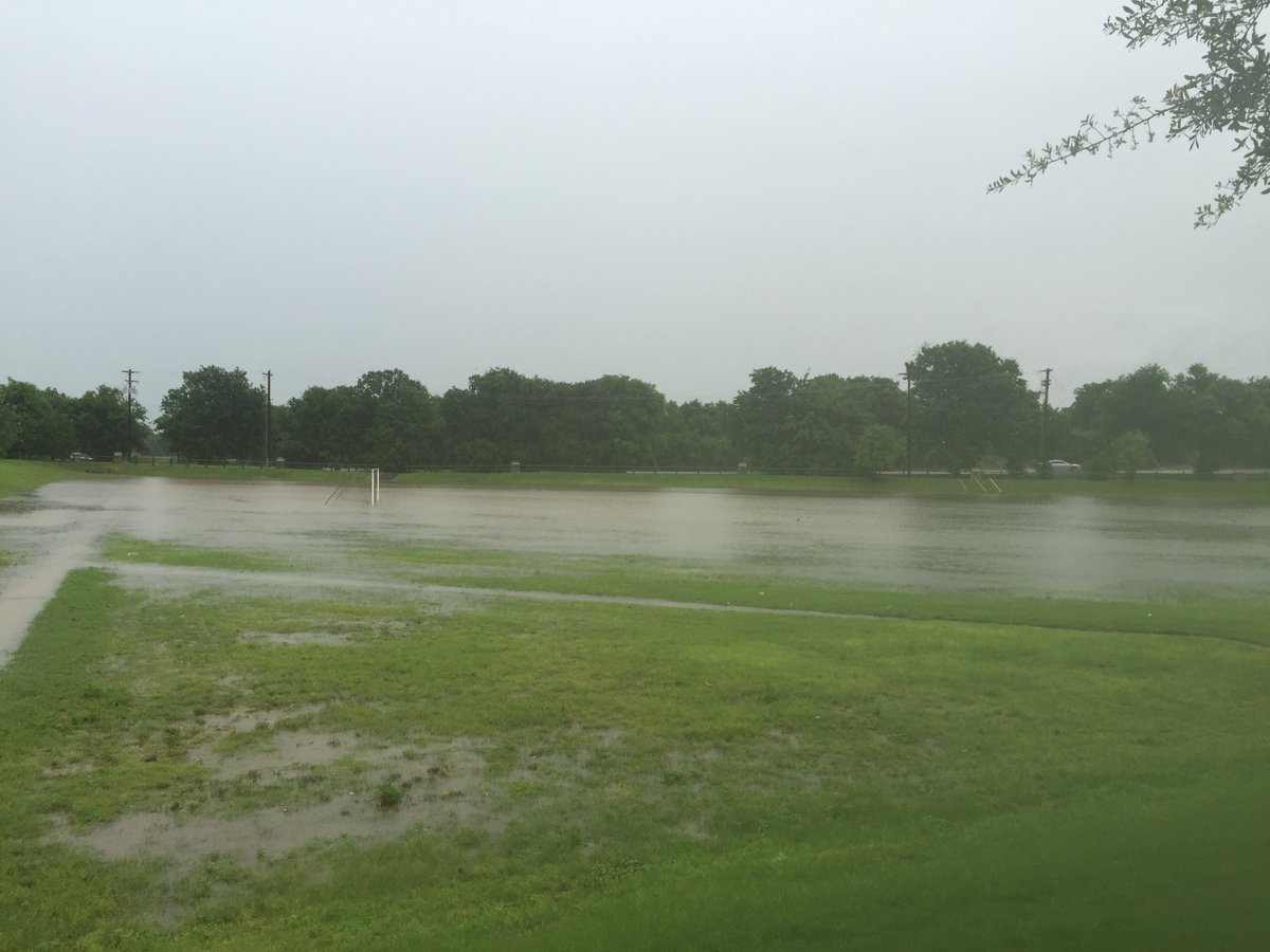 UniversityStar's tweet photo. Help is still available to the flood victims that need it #TXST #Smtxflood https://t.co/mAn6x4VQEU https://t.co/oT73WArBhB
