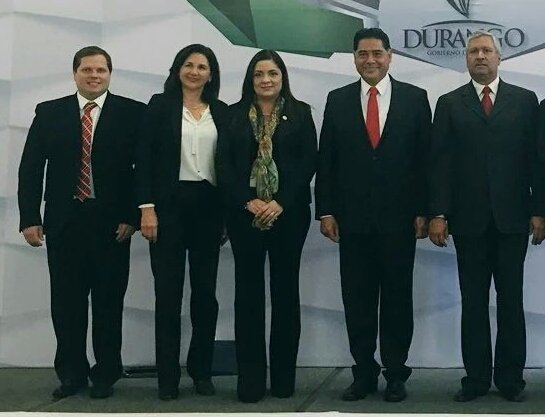 DIPSFED_DGO's tweet photo. Nuestro reconocimiento a @JHerreraCaldera por estos 6 años de intenso trabajo por las familias duranguenses https://t.co/7PaeygFCt6
