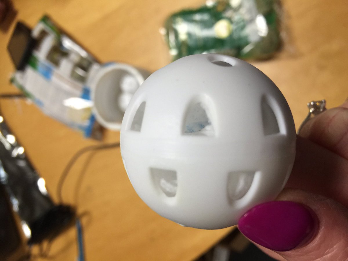 Just saw these today, they smell gorgeous! Everyone needs them! <a href="/RealRomasphere/">Romasphere</a>