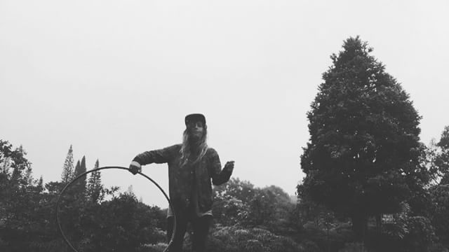 Cadencia's tweet photo. VIDEO #hoopdance #maui #mauinokaoi #haikuHI #mauiHI #exploreHI #mauilove #hoopdance https://t.co/lvvd8KgAh6 https://t.co/nLXJMwjoo5