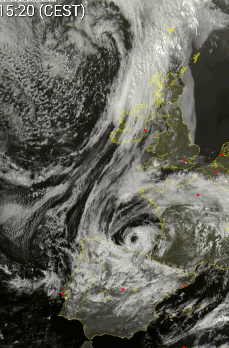 RetusPetrus's tweet photo. .@monicalopez_tve Sin duda me quedo con estas imágenes del satélite y el radar. Desde luego para guardar 😱😱 https://t.co/o0YYjZjG4u