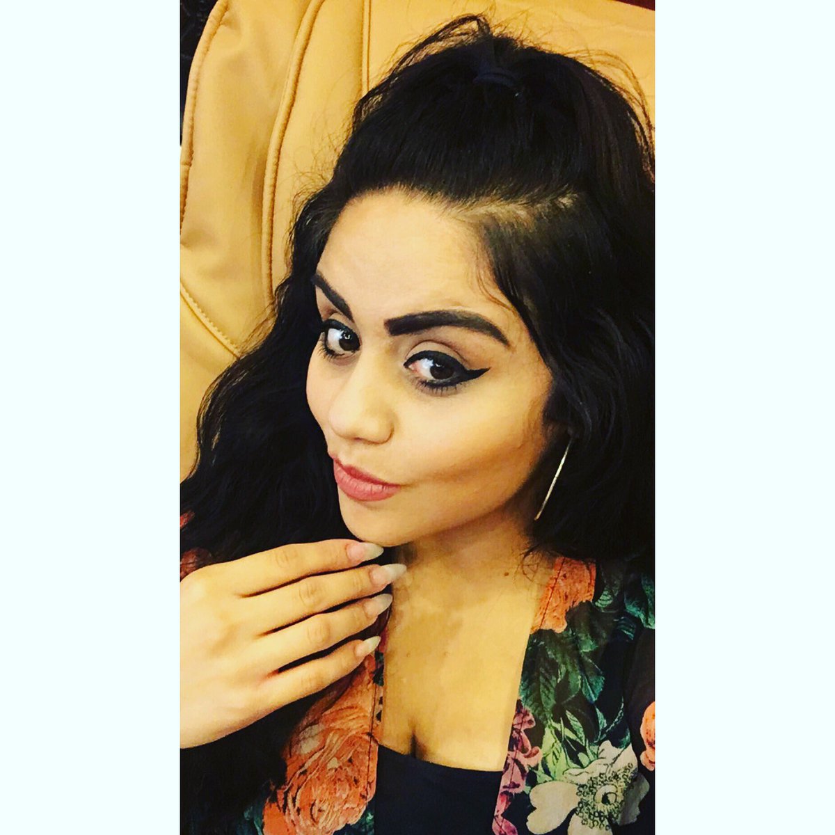 Sele1989's tweet photo. Anything for Salena's. #thisisnotathrowback https://t.co/otfWIGtkhQ