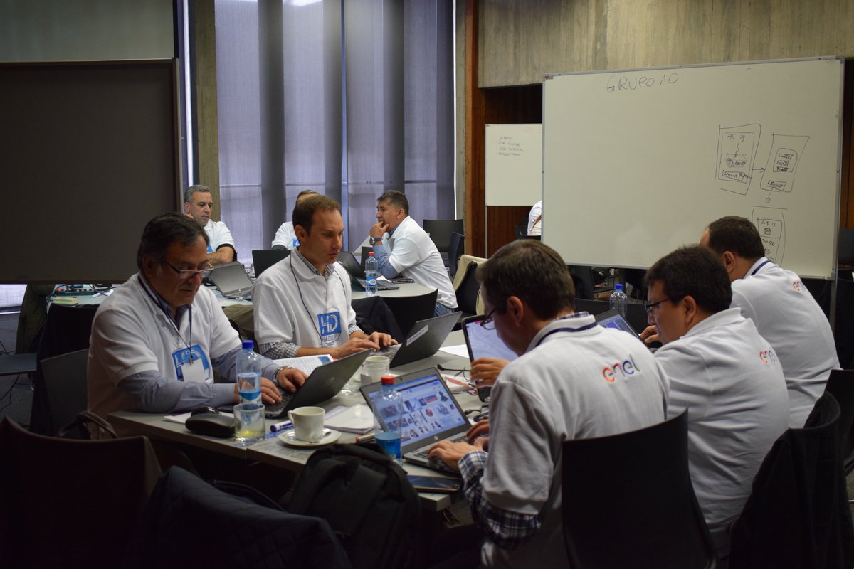 CentroinnovaUC's tweet photo. 2do día del #Hackday de #EresDigital @EnelGroup, donde participa nuestro socio @chilectra. Hoy definen al ganador! https://t.co/mUWsv2sK1u