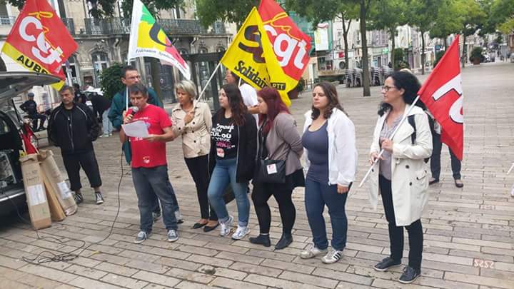 MJCF_10's tweet photo. toujours aussi motivé.e.s à Troyes aujourd'hui, 300 manifestant.e.s déterminé.e.s 😏💪 https://t.co/gDosz9fEoq