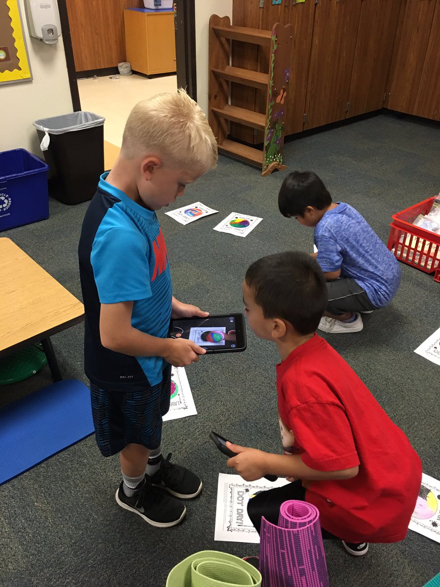 stephaniearay's tweet photo. Using 3-D technology for International Dot Day. #MISDProud https://t.co/qzHs7uPNQE