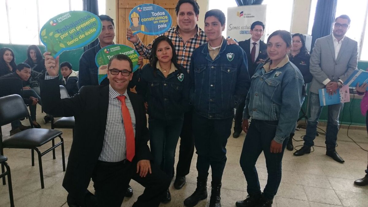 Educacion_Ec's tweet image. &quot;Sigan el ejemplo de los maestros a quienes les apasiona su profesión&quot; @JavierAndresOC #CreandoAlianzas