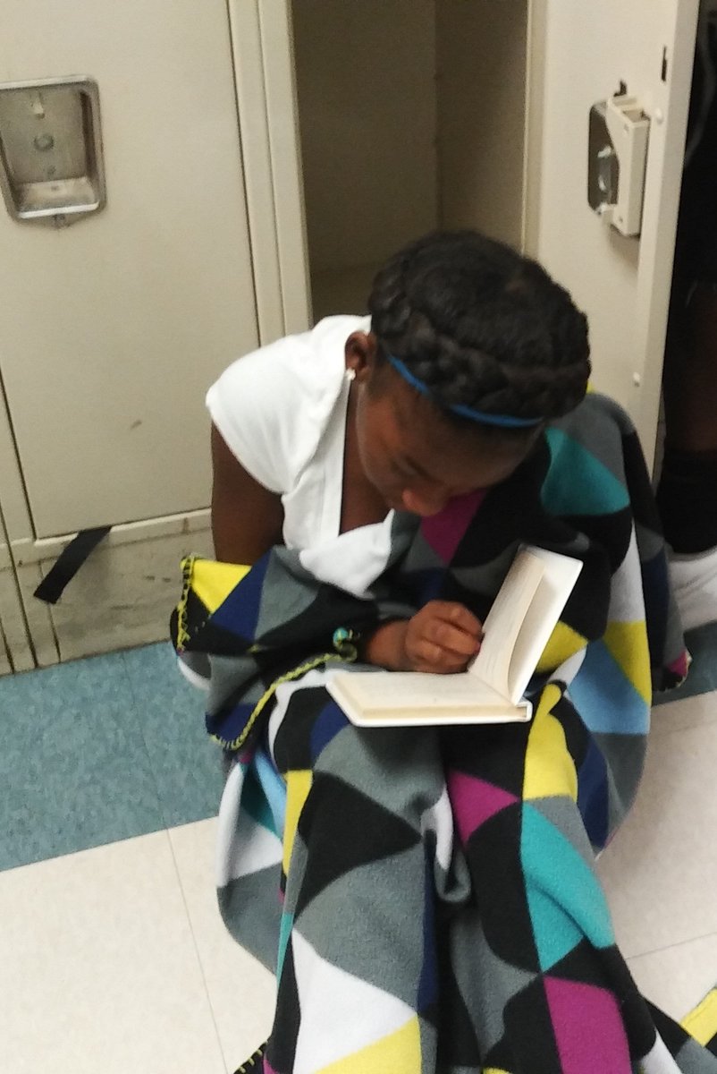 Confluence_Acad's tweet photo. More pics from RIF Day fun! CA-Old North held a reading picnic! #RIF50 @RIFWEB https://t.co/0IZzHRe1ih