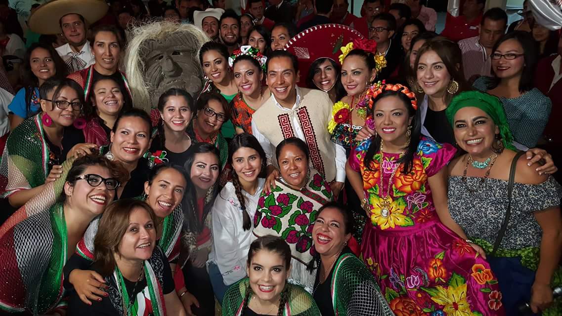 52_6223's tweet photo. #LaGranRedSocial 
#somospri 
#mujerejovemes 
@BrendaAguilarZ @carlosiriarte_ https://t.co/BBUDDyoHGi