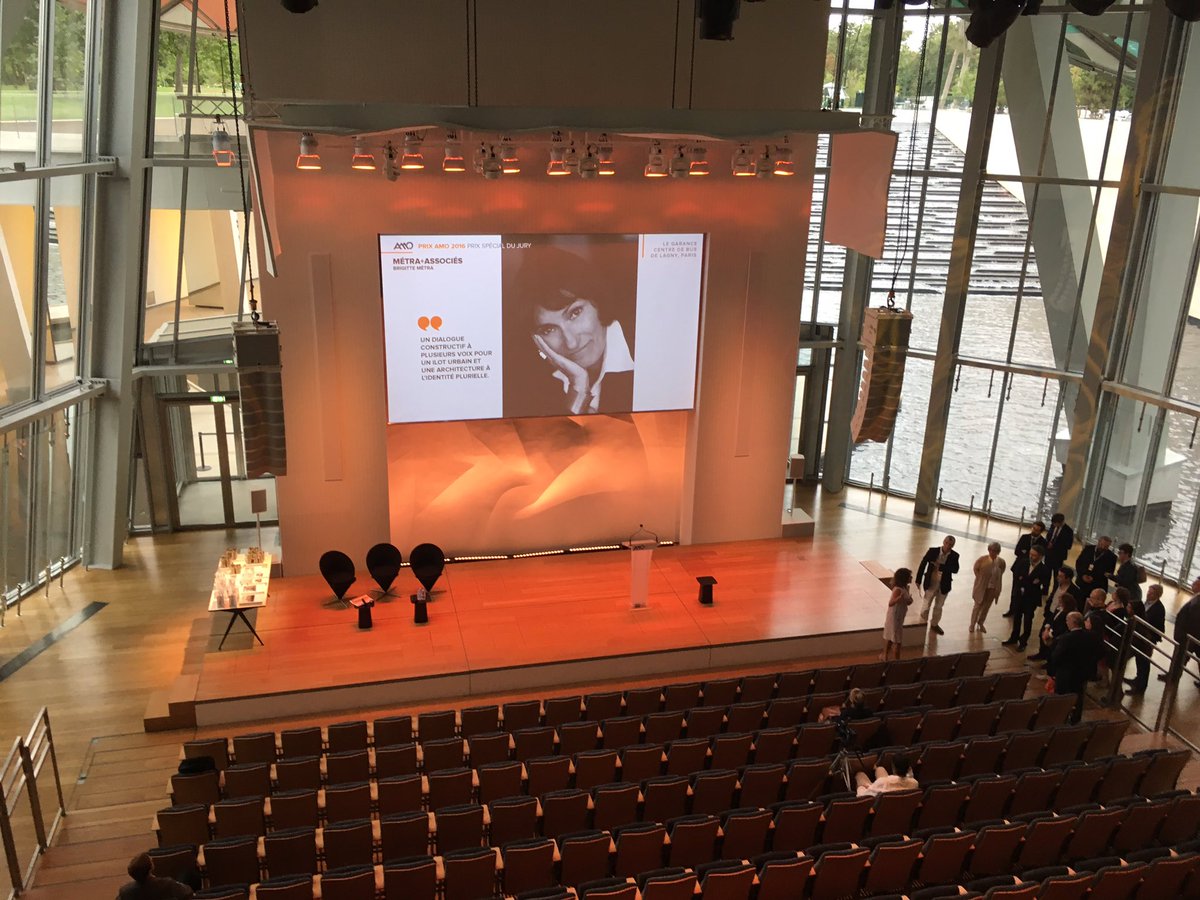 Début de la cérémonie de remise des prix #AMO2016 à <a href="/FondationLV/">Fondation LV</a> dans 1h