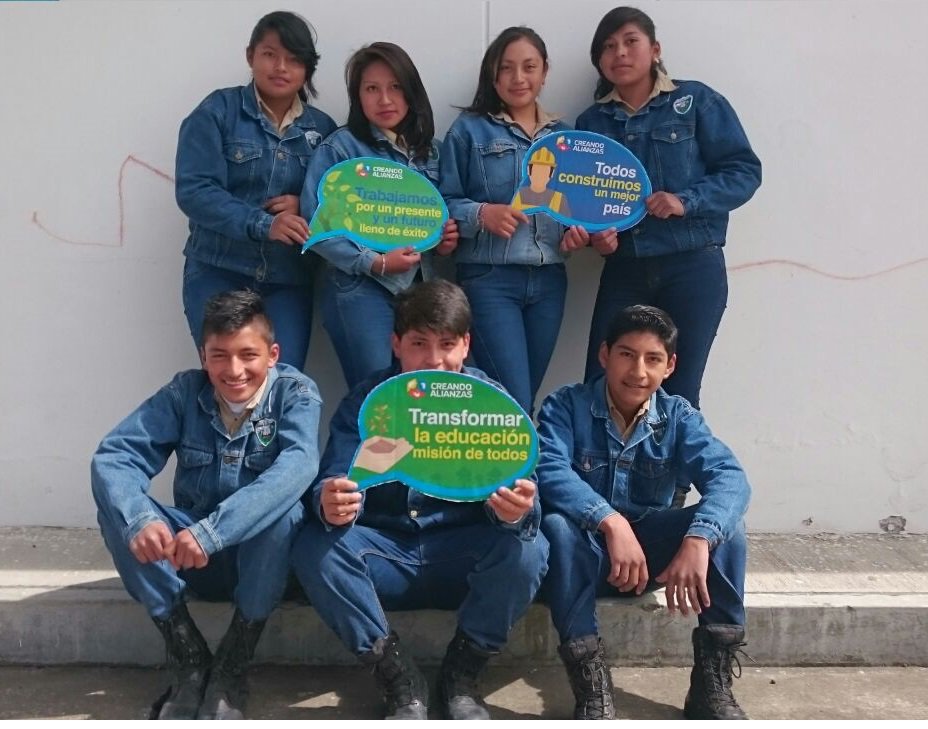 Educacion_Ec's tweet image. &quot;Jóvenes de la UE Simón Rodríguez hagan lo mejor ¡Confiamos en ustedes!&quot; @JavierAndresOC #CreandoAlianzas