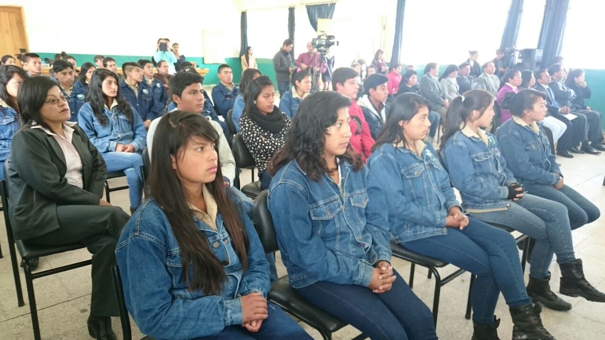 Educacion_Ec's tweet image. &quot;Jóvenes de la UE Simón Rodríguez hagan lo mejor ¡Confiamos en ustedes!&quot; @JavierAndresOC #CreandoAlianzas