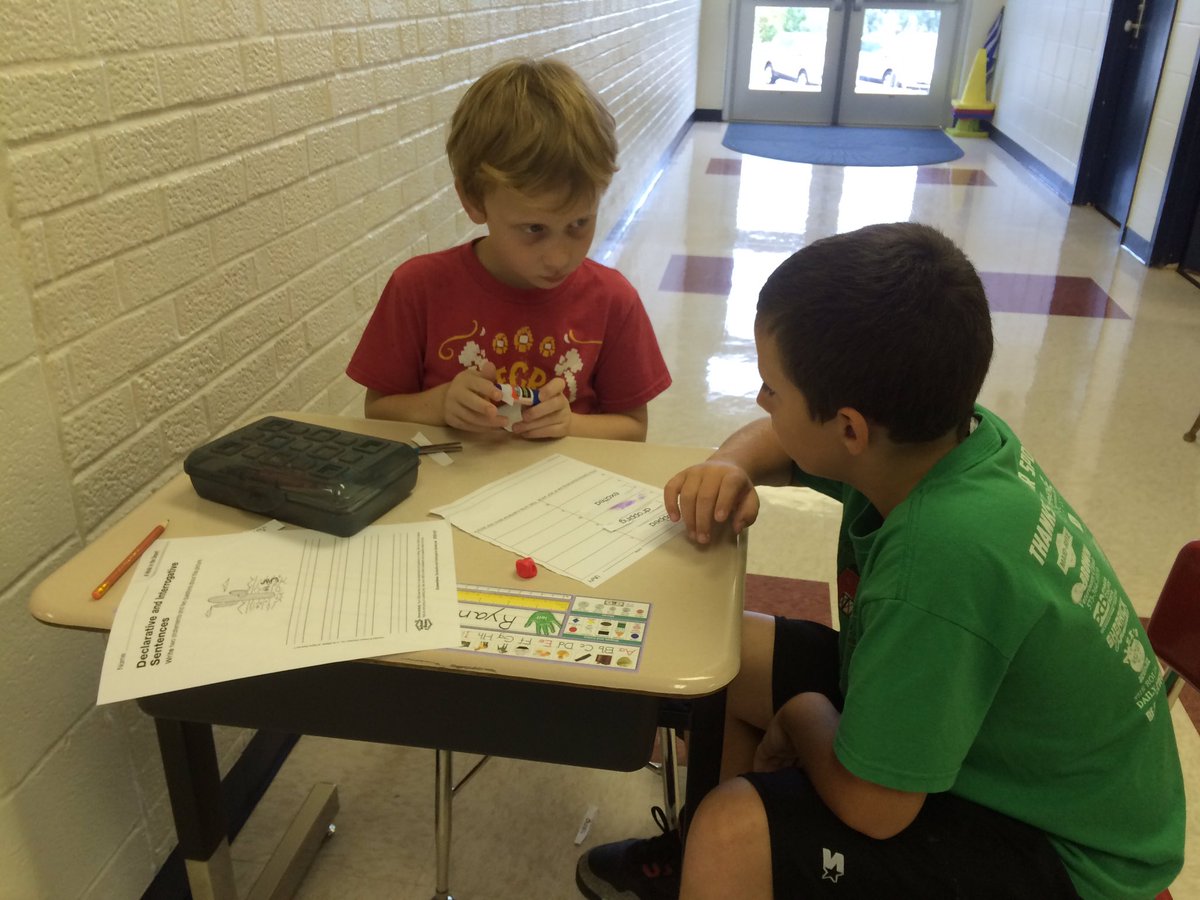 jarheadfor4's tweet photo. Students helping students #BothBenefit from the interaction #MarkTwainElementary https://t.co/gRsZw536GX