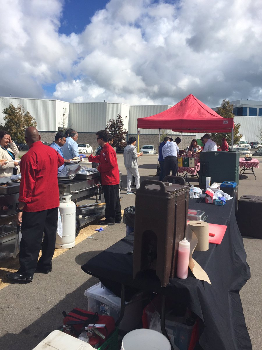 Endress_CA's tweet photo. Mmm it's lunch time at Endress+Hauser... BBQ! #TechDaysBurlington https://t.co/eNmivX7GPD