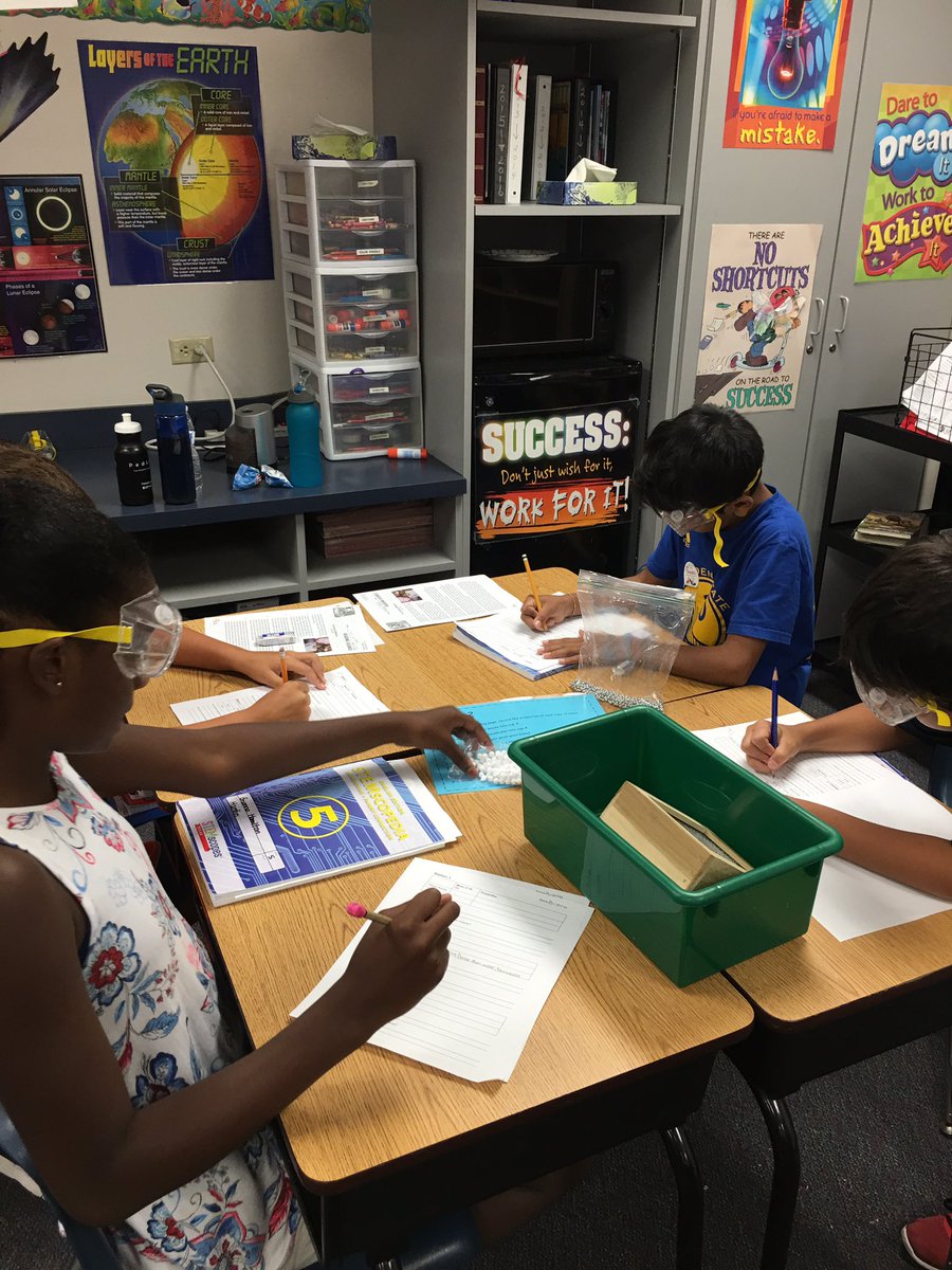 mcleodl's tweet photo. Curtsinger 5th grade Mixtures & Solutions lab #curtsinger #fisdlearns https://t.co/jzUSIjVqBZ