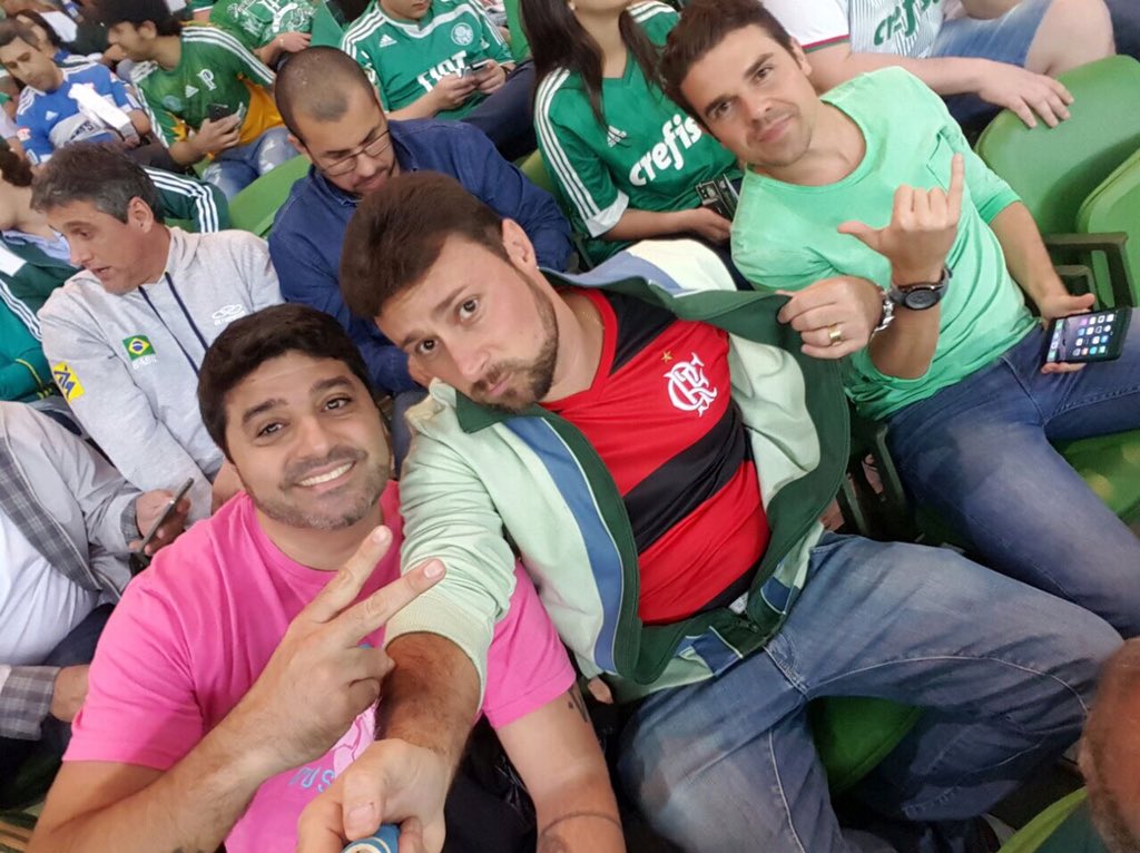 FlaDaDepresao's tweet photo. Não poderia esquecer de parabenizar esse mitos q foram ao chiqueiro.TPNX! SRN https://t.co/oQ7YxEJbBc