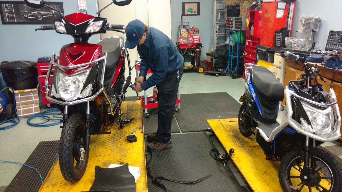 🔧 James is getting two new EMMO Hornet #ebikes ready for the road 🔧 #electricbike #ygk #scooter #smallbusiness