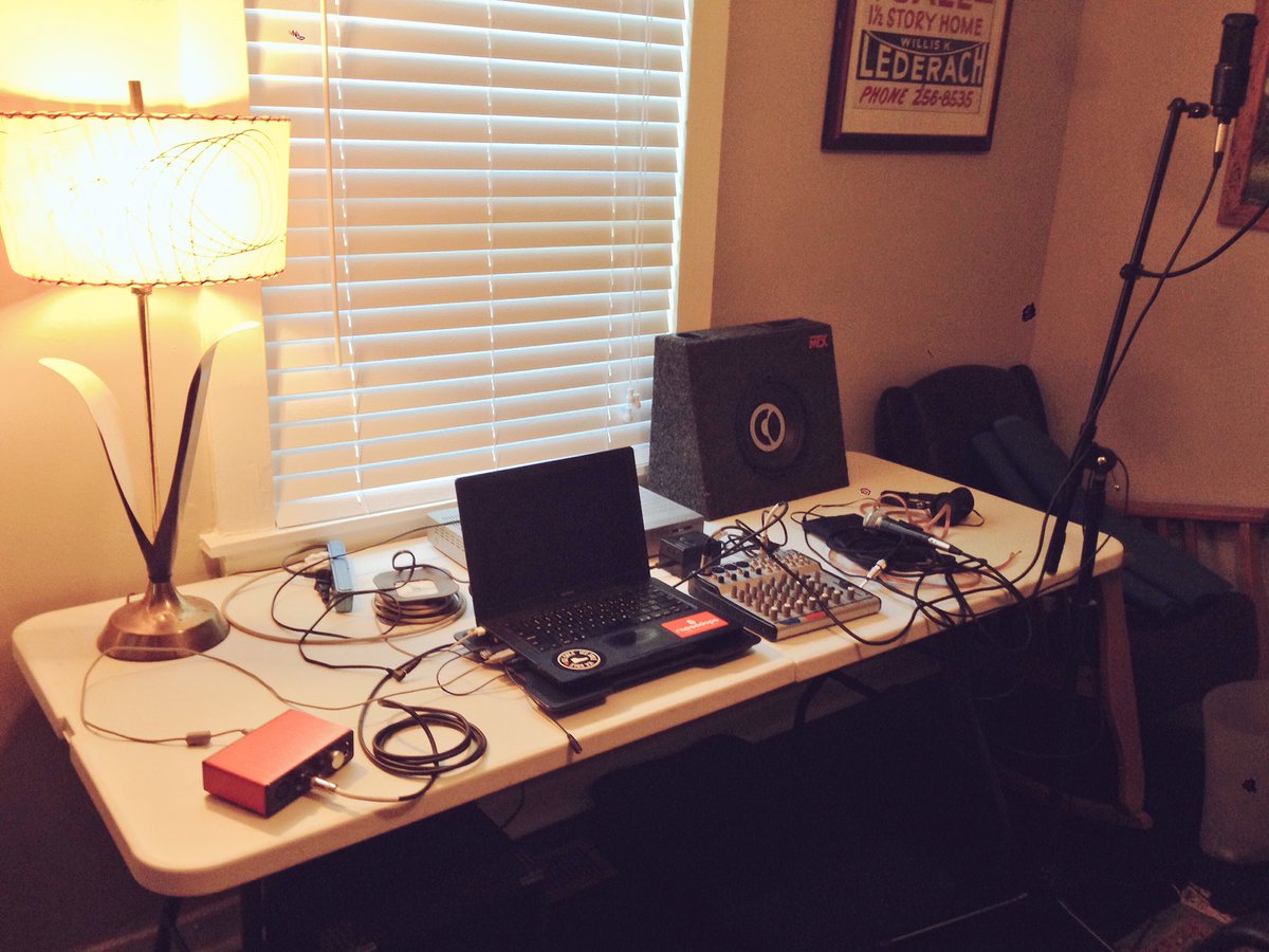 chicamonstarz's tweet photo. New EP on the way. Hit up ja boyz if you want to record sumthin ya smell me? https://t.co/pH6sA0Mhux