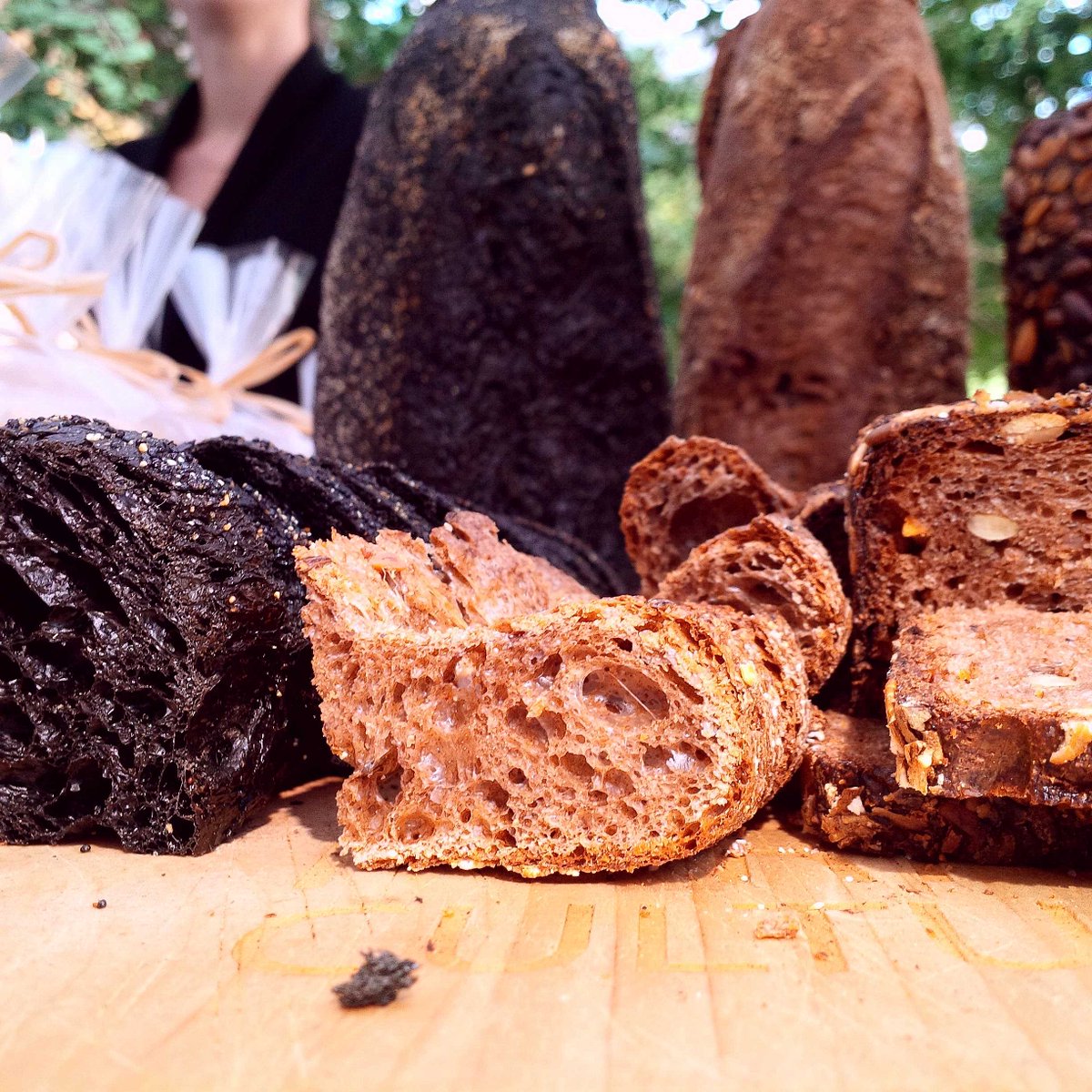 fornocultura's tweet photo. Visit Our team #sourdough #nerodiseppia #integrale filone #citrusrye #farmfreshTO #BayAdelaideCentre #fornocultura https://t.co/VNjdTUK0bm