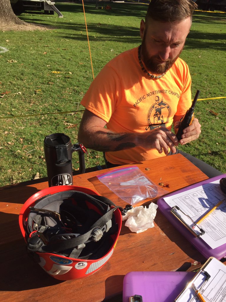 goodtreepeople's tweet photo. Last minute prep, gear check, sign waivers, and good to go. Good luck everyone! #climbers #arborist #PNWISA2016Boise https://t.co/9ixJeRWSjB