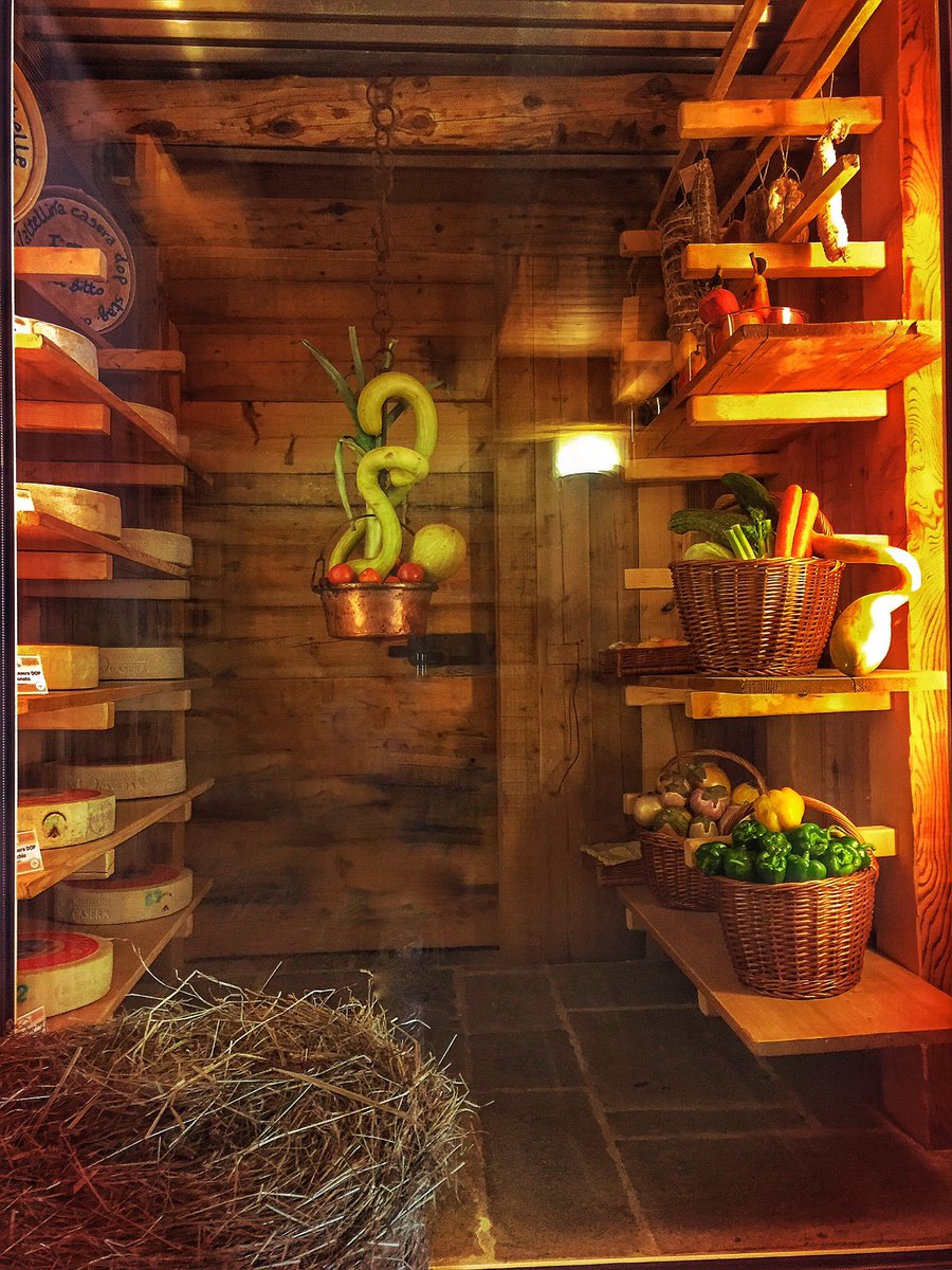 #LaFiorida raccolta in un🖼
Ogni giorno, le materie prime vengono lavorate nel #Caseificio e nel macello dell’azienda